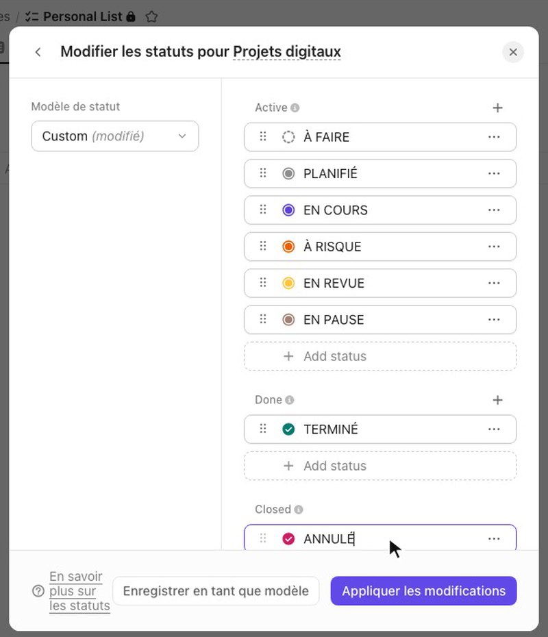 Les 8 statuts personnalisés en français d'un espace ClickUp, dont le statut à risque